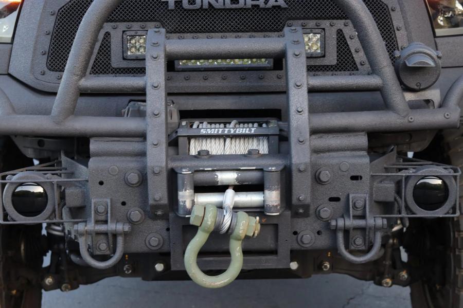 Детали экстерьера Toyota Tundra CrewMax 4x4 Zombie Apocalypse 2013 года  (фото 208 из 461)